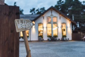 8 Ways to Customize Your Wedding Venue